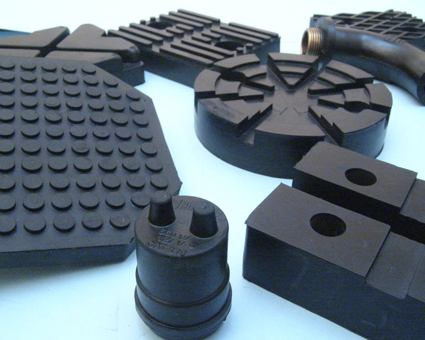 MOLDEADOS DE HULE | UNIDAD HIDRAULICA