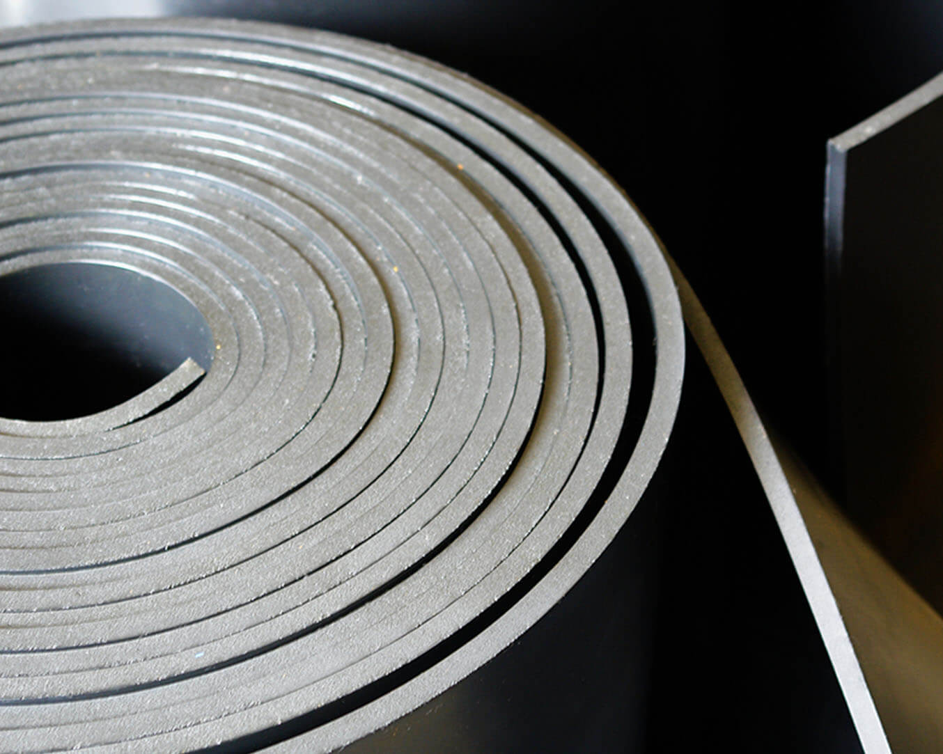 PISO DE HULE DIELECTRICO NEGRO | UNIDAD HIDRAULICA